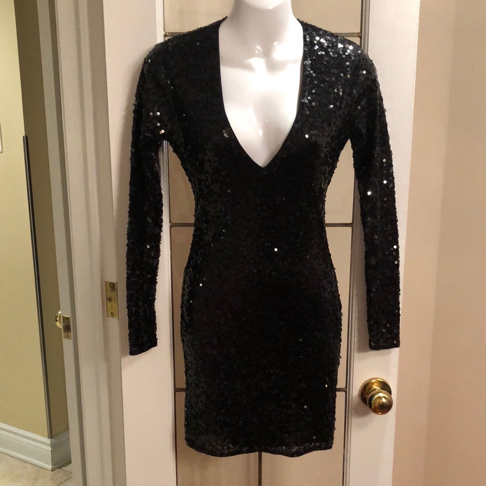 Black Sequin Deep V-Neck Long Sleeve Dress